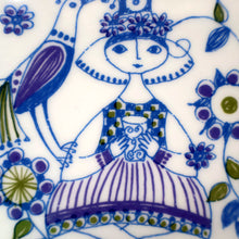 Load image into Gallery viewer, THREE PIECES of Vintage Norwegian Ceramics by Figgjo Flint: Lotte Design. Large Oblong Dish and Two Side Plates
