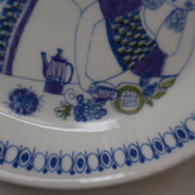 Load image into Gallery viewer, THREE PIECES of Vintage Norwegian Ceramics by Figgjo Flint: Lotte Design. Large Oblong Dish and Two Side Plates
