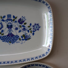Load image into Gallery viewer, THREE PIECES of Vintage Norwegian Ceramics by Figgjo Flint: Lotte Design. Large Oblong Dish and Two Side Plates
