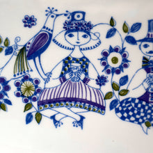 Load image into Gallery viewer, THREE PIECES of Vintage Norwegian Ceramics by Figgjo Flint: Lotte Design. Large Oblong Dish and Two Side Plates
