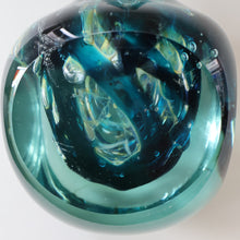Load image into Gallery viewer, 1970s Mdina Glass FACETED CUBE VASE. Signed by Eric Dobson 1976
