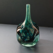 Load image into Gallery viewer, 1970s Mdina Glass FACETED CUBE VASE. Signed by Eric Dobson 1976
