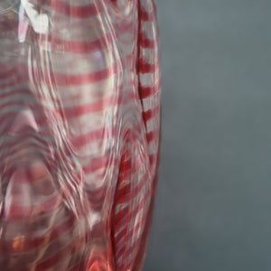 1930s STEVENS AND WILLIAMS Glass Cerise Pink Threaded Vase With Golf Ball Pattern. 8 inches high