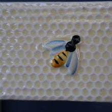 Load image into Gallery viewer, 1930s Art Deco CROWN DEVON Honey Pot or Box with Bee Finial on the Lid

