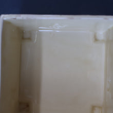 Load image into Gallery viewer, 1930s Art Deco CROWN DEVON Honey Pot or Box with Bee Finial on the Lid
