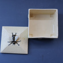 Load image into Gallery viewer, 1930s Art Deco CROWN DEVON Honey Pot or Box with Bee Finial on the Lid

