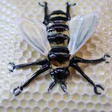 Load image into Gallery viewer, 1930s Art Deco CROWN DEVON Honey Pot or Box with Bee Finial on the Lid
