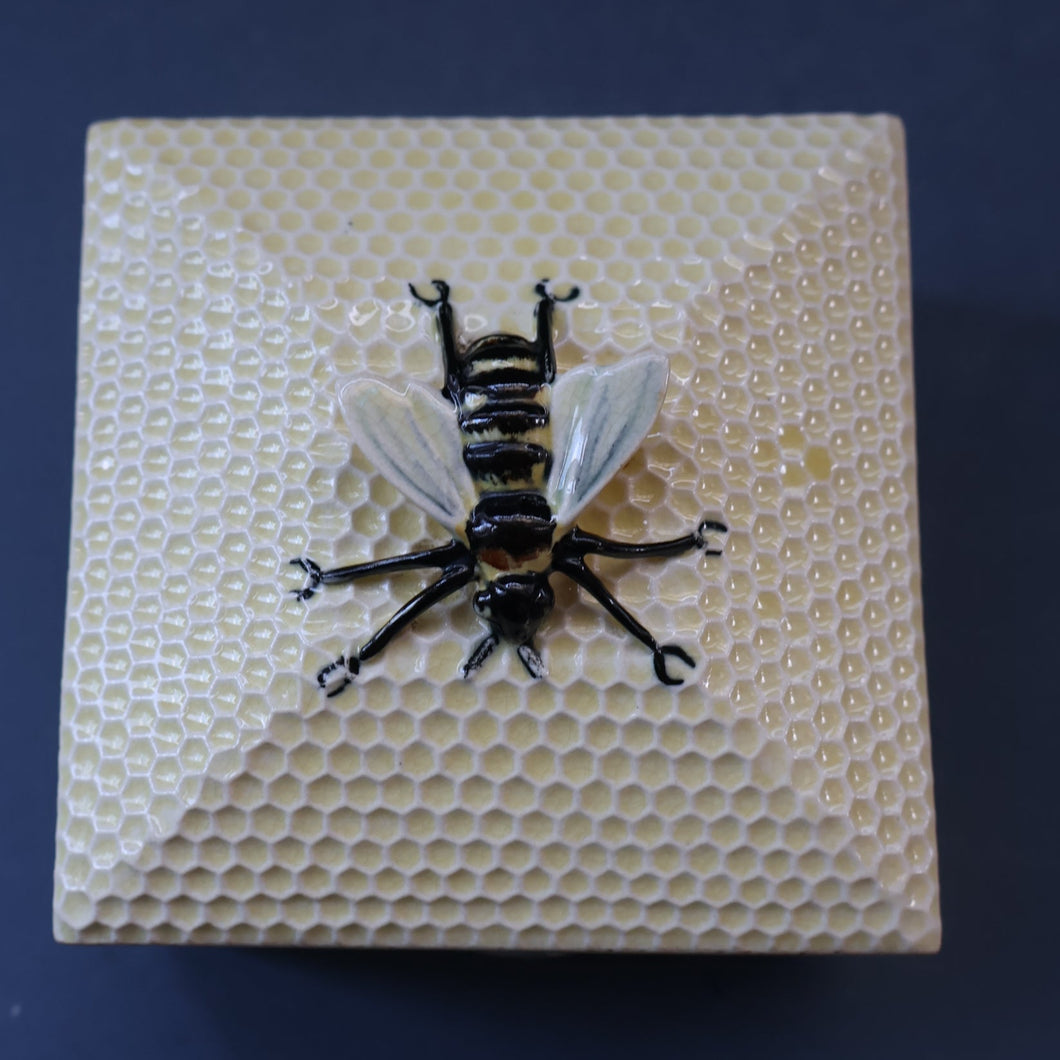 1930s Art Deco CROWN DEVON Honey Pot or Box with Bee Finial on the Lid