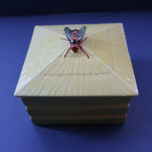 Load image into Gallery viewer, Vintage Mid-Century Continental Honey Pot or Box with Bee Finial on the Lid
