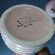 Load image into Gallery viewer, 1950s SHORTER AND SONS Set of Three Matching Miniature Beehive Honey Pots in Pastel Colours
