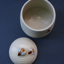 Load image into Gallery viewer, 1960s Beswick Honey Pot in the Shape of a Round Beehive
