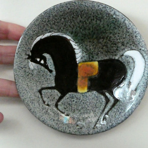 1960s CHELSEA Studio Pottery (Joyce Morgan) Decorative Wall Plate: Hand-Painted Horse Design