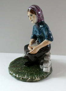 SCOTTISH POTTERY Vintage 1970s Figurine: Isle of Lewis Lady Gathering Wool by Coll Pottery