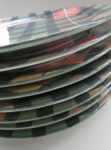 SCOTTISH POTTERY. Vintage Tain Pottery DINNER PLATE. Heavy Duty Stoneware Pottery with Hand Painted Buchanan Tartan Pattern. 6 AVAILABLE