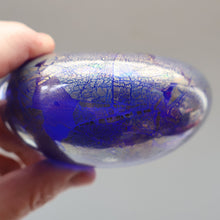 Load image into Gallery viewer, Azurene Vintage 1980s ISLE OF WIGHT Glass Royal Blue and Gold Squat Vase (with label)
