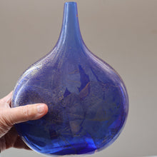 Load image into Gallery viewer, LARGE Azurene Vintage 1980s ISLE OF WIGHT Glass Royal Blue and Gold Lollipop Vase
