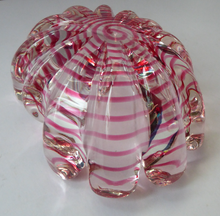 Load image into Gallery viewer, BAROVIER &amp; TOSO; Vintage Zebrati Murano Art Glass Grosse Costolature Clamshell Bowl 
