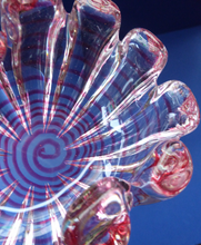 Load image into Gallery viewer, BAROVIER &amp; TOSO; Vintage Zebrati Murano Art Glass Grosse Costolature Clamshell Bowl 
