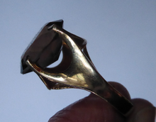 Load image into Gallery viewer, vintage 1970s 9ct gold Ring with Quartz Stone
