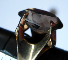Load image into Gallery viewer, vintage 1970s 9ct gold Ring with Quartz Stone
