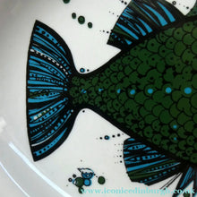 Load image into Gallery viewer, 1970's AQUARIUS Oval Plate. WASHINGTON POTTERY. Quirky Green Fish
