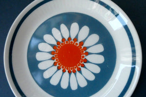1970s DAISY Turi Design TRIO (Cup, Saucer and Side Plate). Daisy Pattern for Figgjo Flint, Norway