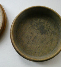 Load image into Gallery viewer, Antique SCOTTISH 19th Century MAUCHLINE Ware Trinket Box (c 1880), with an image of Holyrood Palace
