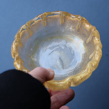 Load image into Gallery viewer, PAIR of Small 1950s Barovier &amp; Toso MURANO 'Cordonato d'Oro' gold leaf glass bowls

