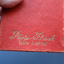 Load image into Gallery viewer, Vintage 1950s KKW "Photo Flash" Novelty Table Lighter. In the Shape of a Camera. Excellent Condition

