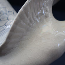 Load image into Gallery viewer, B/ Large Vintage BESWICK Seagull Wall Plaque. Model Number 658/2
