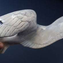 Load image into Gallery viewer, B/ Large Vintage BESWICK Seagull Wall Plaque. Model Number 658/2

