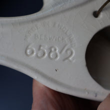 Load image into Gallery viewer, B/ Large Vintage BESWICK Seagull Wall Plaque. Model Number 658/2
