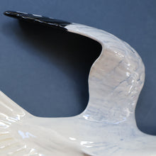 Load image into Gallery viewer, A/ LARGE Vintage BESWICK Seagull Wall Plaque. Model Number 658/1
