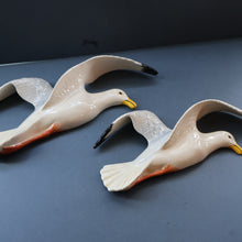 Load image into Gallery viewer, A/ LARGE Vintage BESWICK Seagull Wall Plaque. Model Number 658/1
