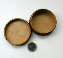 Load image into Gallery viewer, Antique Victorian Scottish Mauchline Ware TARTANWARE Circular Box. McBeth Tartan
