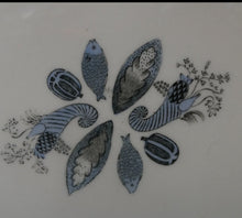 Load image into Gallery viewer, Vintage 1950s Wedgwood SIX SMALL SIDE PLATES. Persephone / Harvest Festival Pattern with Stylised Fish. 7 inches
