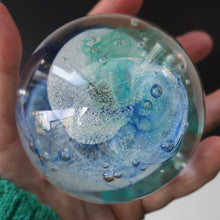 Load image into Gallery viewer, SCOTTISH PAPERWEIGHT: 1992 Caithness Paperweight: RUFFLES by Alistair Macintosh
