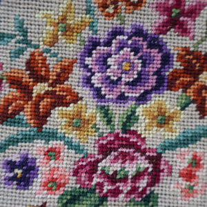 Vintage 1940s British PETIT POINT Beige Tapestry Handbag or Evening Bag with Pink Roses Design. Good Condition