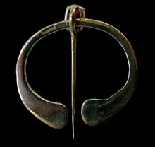 Load image into Gallery viewer, 1960s Penannular Brooch by Cook, Holland &amp; Co. with Inset Amethyst. Traditional Design
