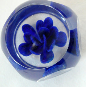  Perthshire Glass Floral Paperweight (PP133A) with Blue Flower Heads and Facets