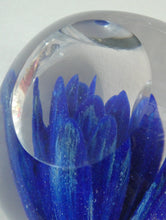 Load image into Gallery viewer,  Perthshire Glass Floral Paperweight (PP133A) with Blue Flower Heads and Facets
