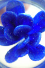 Load image into Gallery viewer,  Perthshire Glass Floral Paperweight (PP133A) with Blue Flower Heads and Facets
