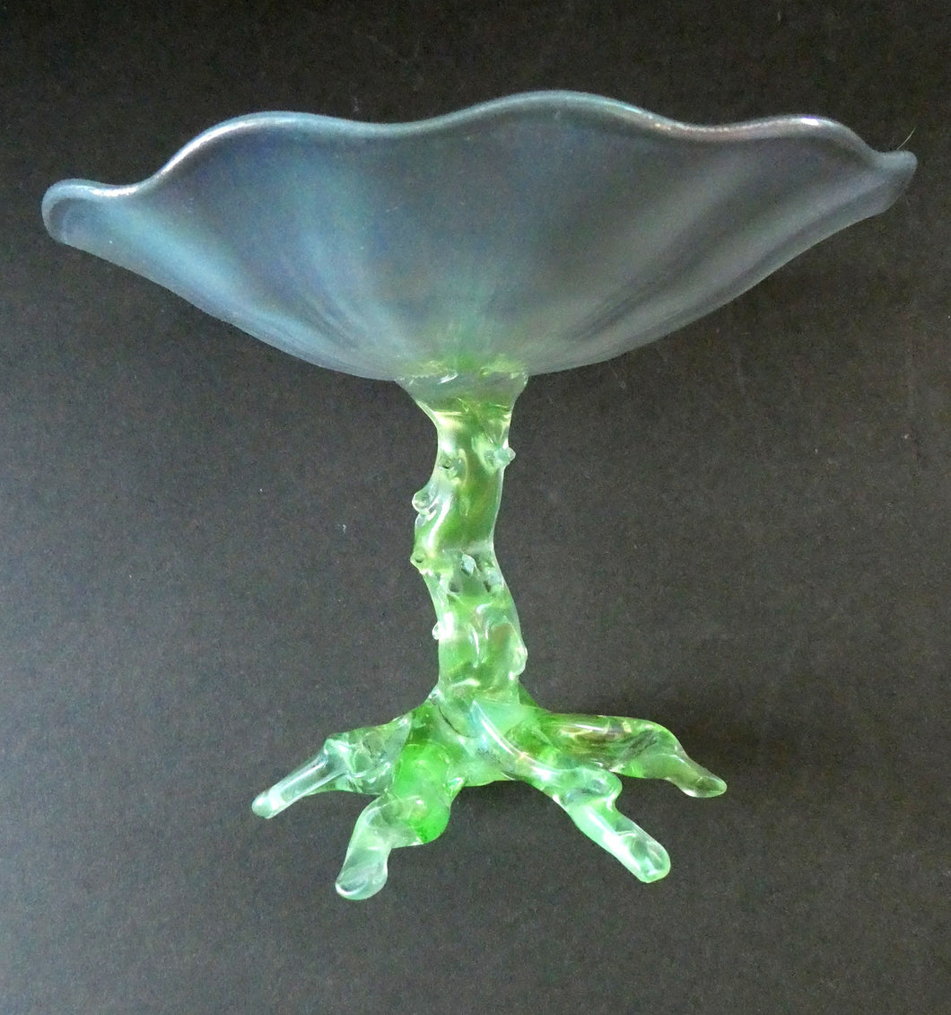 Antique ART NOUVEAU John Walsh Walsh Uranium Glass Water Lily Comport