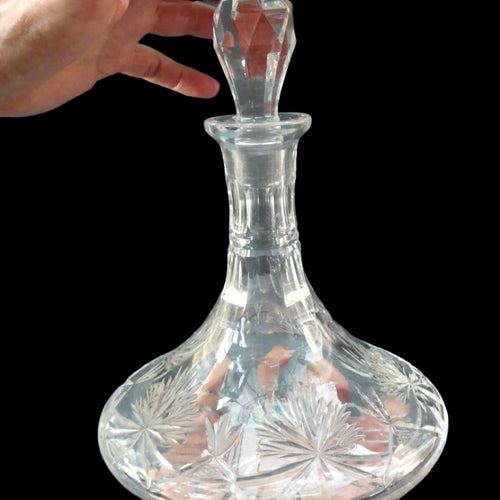 EDINBURGH CRYSTAL. Vintage 1980s Ship's Decanter STAR OF EDINBURGH Pattern. 10 inches