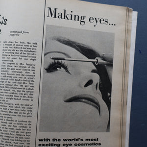 VINTAGE UK Women's Fashion Magazine. HOUSEWIFE. Published April 1962. Good Condition