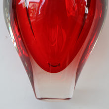 Load image into Gallery viewer, 1960s Murano SOMMERSO Fish Tail Vase. Red Glass Cased with Clear. 8 inches high
