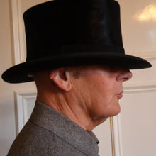 Load image into Gallery viewer, VERY LARGE Vintage TOP HAT / DRESSAGE HAT by “F. DE FRANCISCO, MADRID “.  Good Condition

