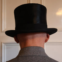 Load image into Gallery viewer, VERY LARGE Vintage TOP HAT / DRESSAGE HAT by “F. DE FRANCISCO, MADRID “.  Good Condition
