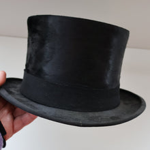 Load image into Gallery viewer, VERY LARGE Vintage TOP HAT / DRESSAGE HAT by “F. DE FRANCISCO, MADRID “.  Good Condition
