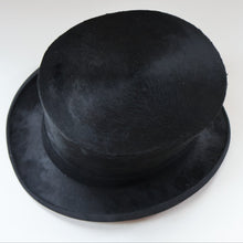Load image into Gallery viewer, VERY LARGE Vintage TOP HAT / DRESSAGE HAT by “F. DE FRANCISCO, MADRID “.  Good Condition
